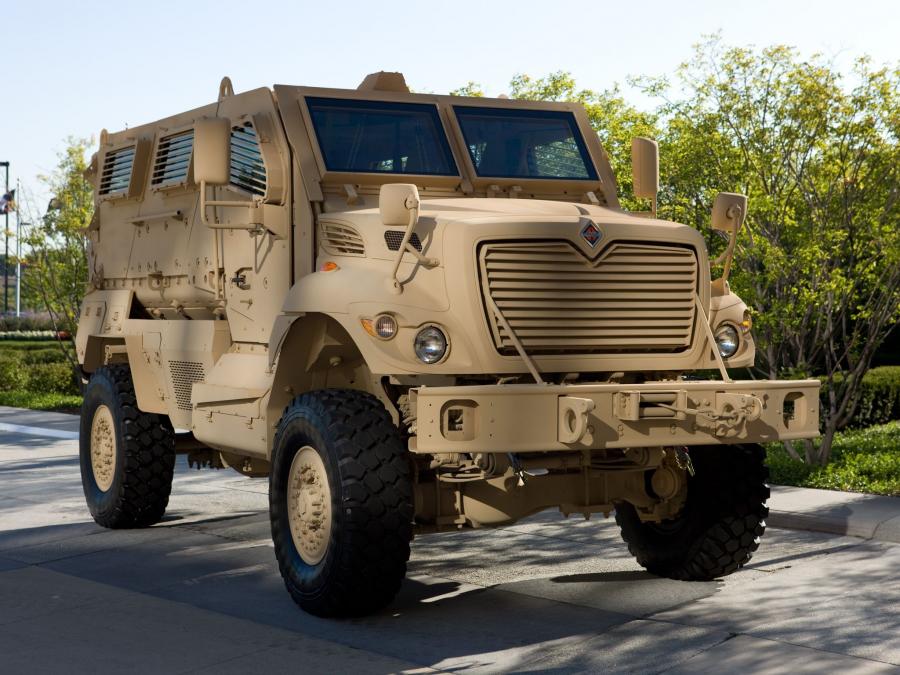  International MaxxPro 4x4 2007 года  (фото 12 из 16)